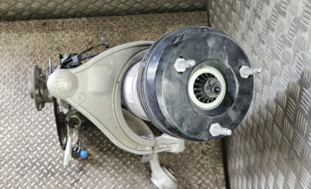 Захист гальмівного диска, переднього, правого A2974210200 MERCEDES