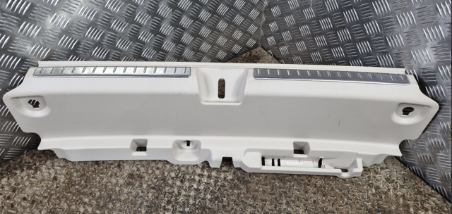 Накладка задньої панелі багажника A2976902900 MERCEDES