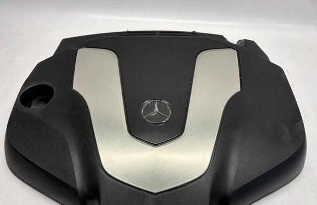 Кришка двигуна декоративна A6420107008 MERCEDES