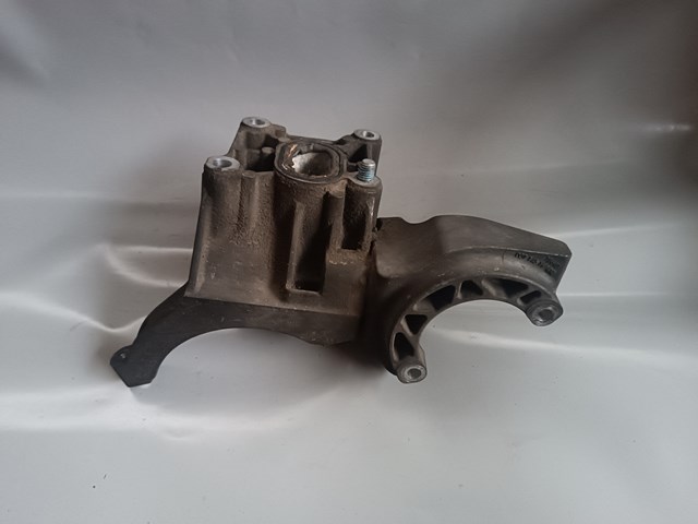Кронштейн компресора кондиціонера 059145169AN VAG