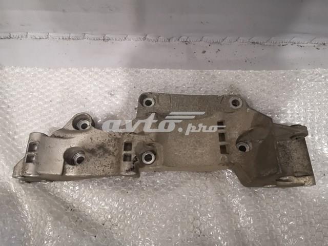Кріплення генератора 06A903143P VAG
