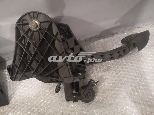 Циліндр зчеплення, головний Audi Q3