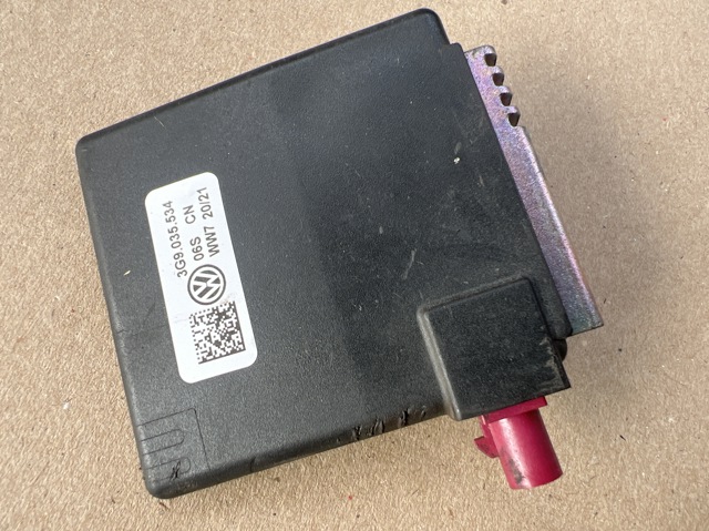 Антена GPS 3G9035534 VAG