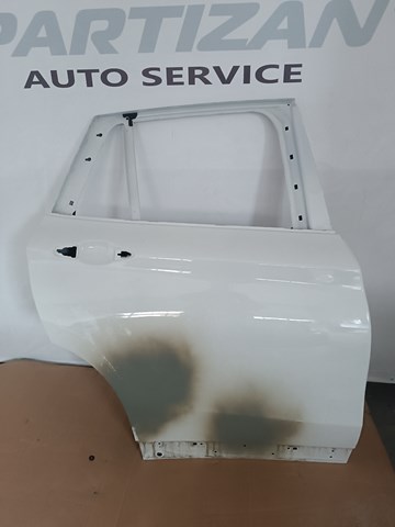 Двері пасажирські задні праві 41007461352 BMW
