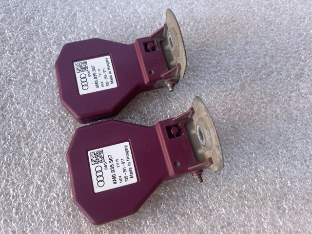 Антена на дах Audi Q7