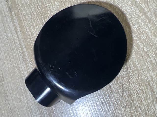 Кришка опори амортизатора переднього 4M0412376A VAG