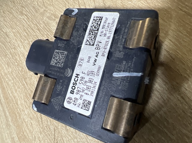 Датчик контролю мертвої зони, задній 4M0907590F VAG