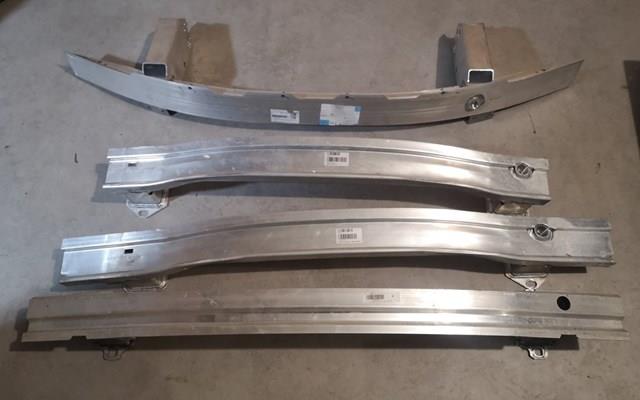 Балка бампера заднього 51127477445 BMW
