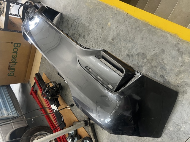 Кожух бампера заднього 51128056223 BMW