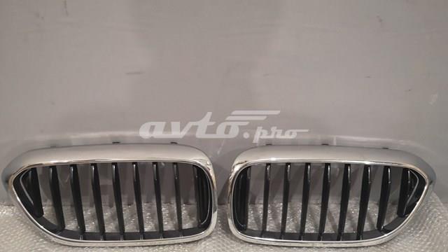 Решітка радіатора права 51137383520 BMW