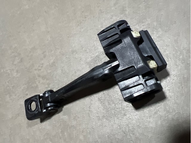 Обмежувач відкриття дверей, передній 51217176809 BMW