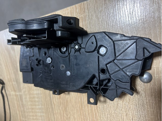 Замок водійських дверей 51217445041 BMW