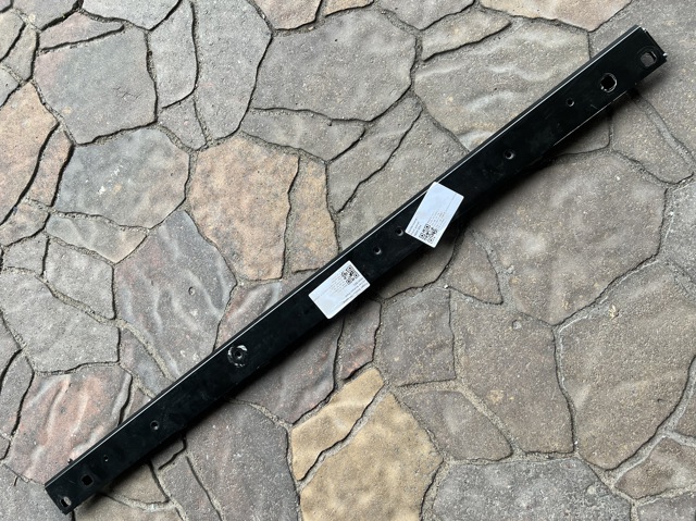 Кронштейн замку капоту 51647421704 BMW