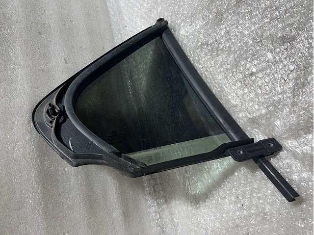 Задня кватирка ліва 5C6845213 VAG
