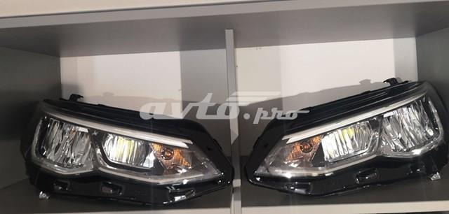Фара передня права Volkswagen Golf 8