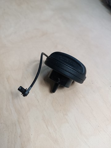 Кришка бензобаку 5Q0201550J VAG