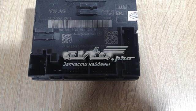 Блок комфорту передніх дверей 5Q0959592EZ00 VAG