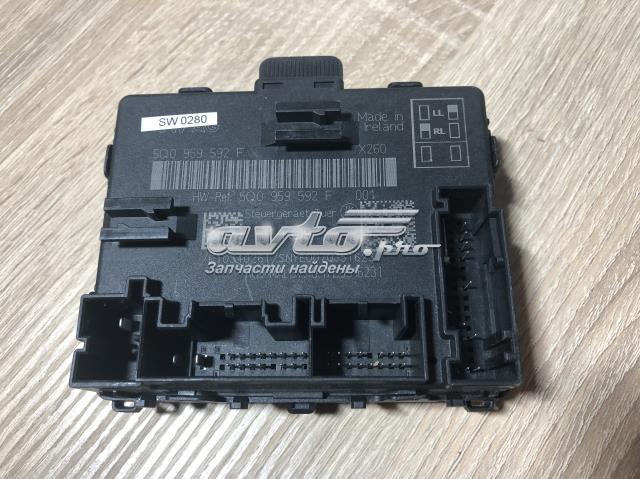 Блок комфорту передніх дверей 5Q0959592F VAG