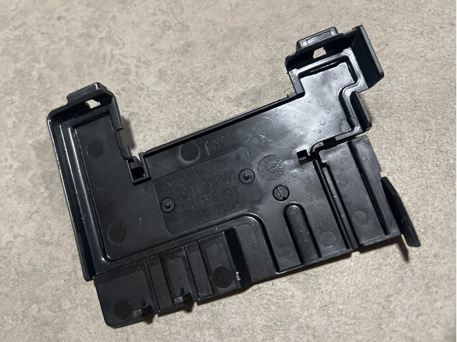 Кришка блоку запобіжників 6R0915429 VAG