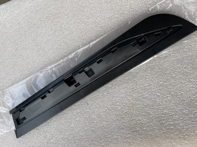 Молдинг задніх правих дверей 757410D200 TOYOTA