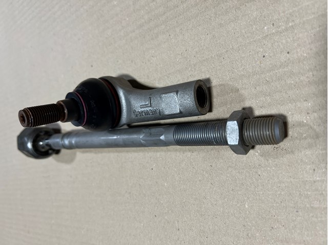 Тяга рульова в зборі, ліва 7L0422803D VAG