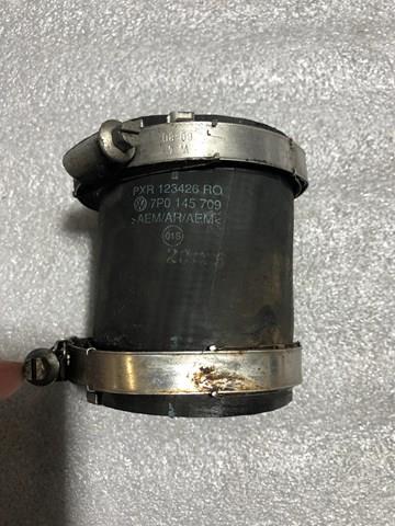 Патрубок повітряний 7P0145709 VAG