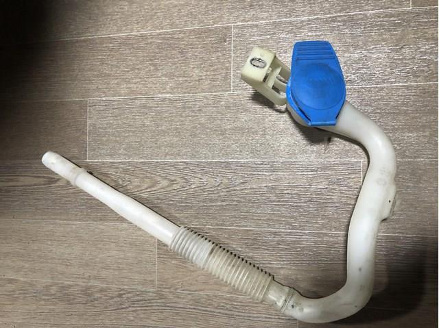 Горловина бачка омивача 7P6955463 VAG