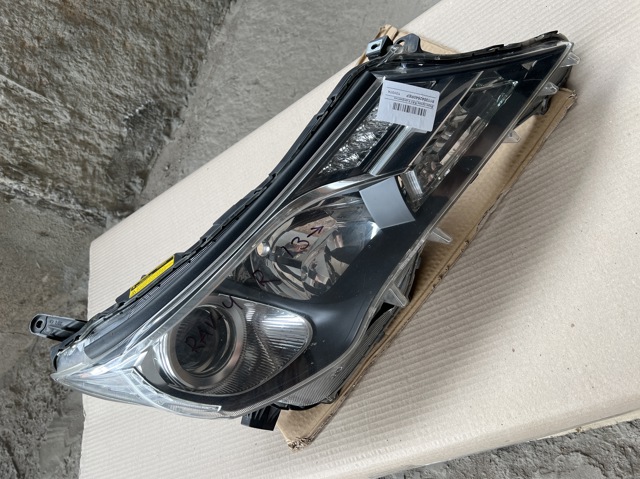 Фара основна права 8113042542 TOYOTA