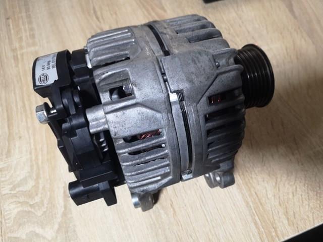 Авто генератор 8EL011710311 HELLA