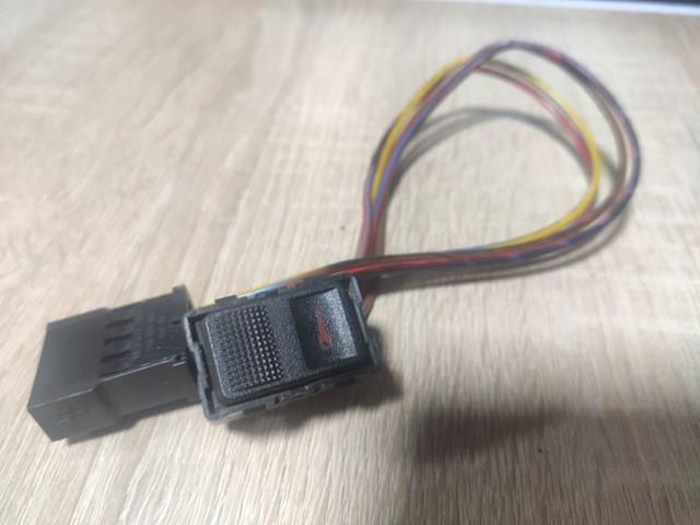 Кнопка центрального замка 8L0962107A01C VAG