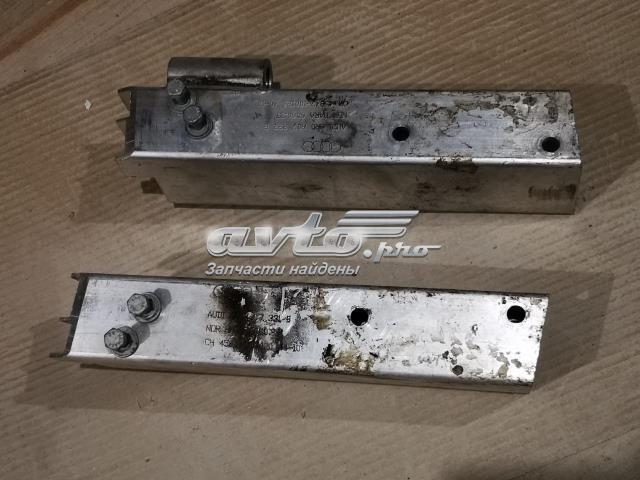 Кронштейн підсилювача заднього бампера 8R0807331B VAG
