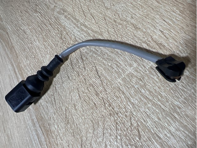 Датчик зносу гальмівних колодок 8V0615437 VAG