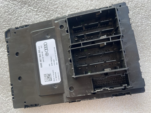 Комп'ютер бортовий 8W0907063DH VAG