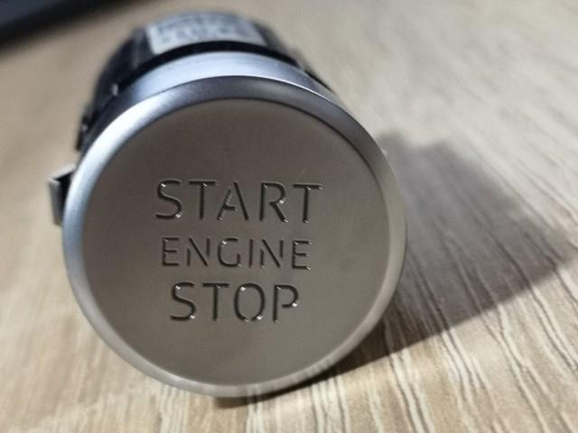 Кнопка start-stop engine 8W1905217F 