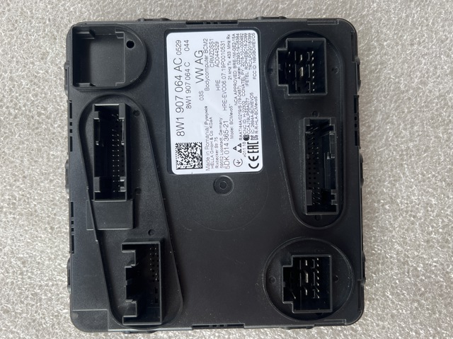 Блок комфорту 8W1907064AH VAG