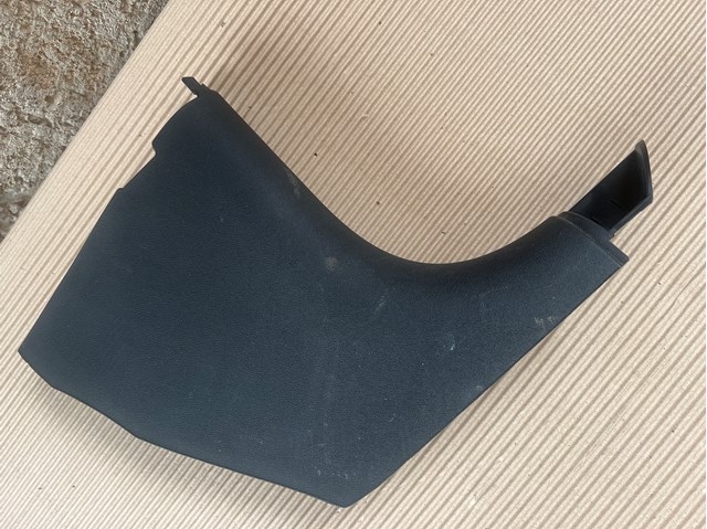 Обшивка стійки кузова внутрішня, передня права 8X1863484A4PK VAG