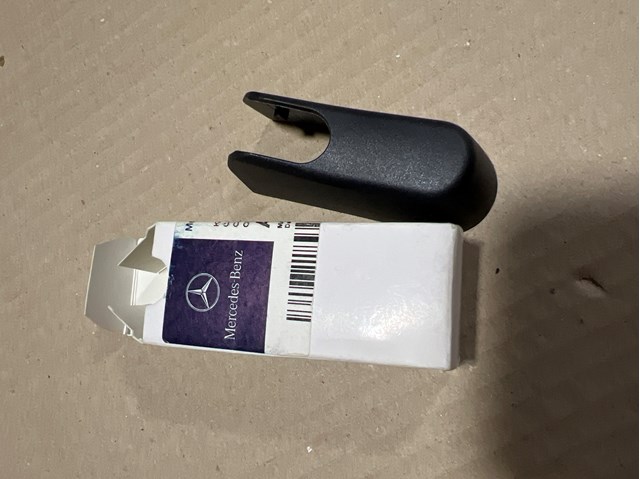 Заглушка гайки кріплення повідка заднього двірника A0009982921 MERCEDES
