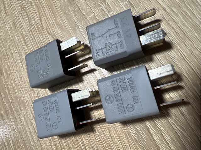 Реле електричне багатофункціональне A0045452905 MERCEDES
