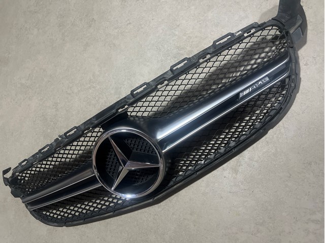 Решітка радіатора A2058880223 MERCEDES
