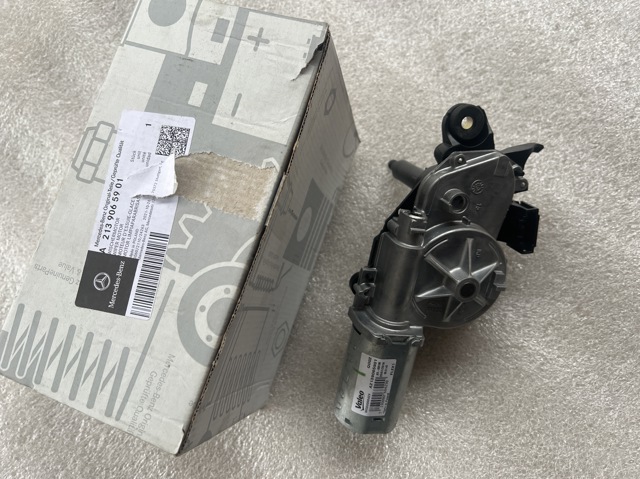 Двигун склоочисника заднього скла A2139065901 MERCEDES