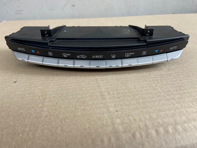 Блок кнопок центральної консолі A2219055400 MERCEDES