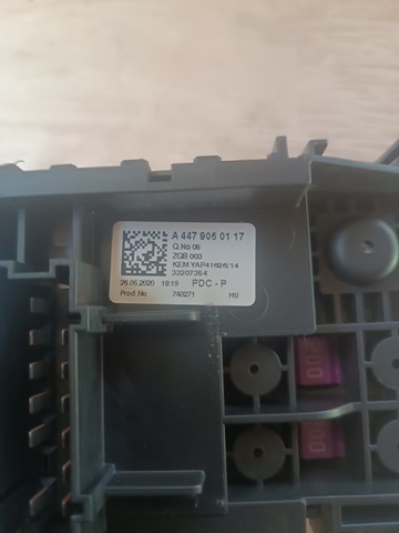 Коробка запобіжників A4479060117 MERCEDES