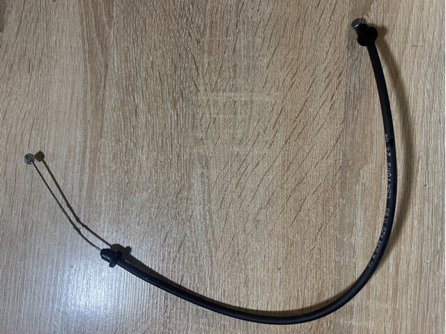 Трос стоянкового гальма передній A6394201185 MERCEDES
