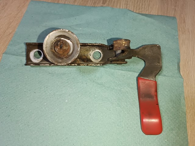 Замок кришки капота A6397500750 MERCEDES