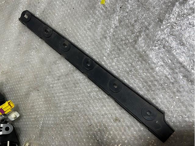 Напрямна заднього бампера, права A6398850456 MERCEDES