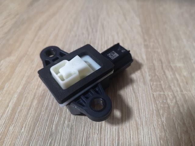 Датчик Ейрбег передній LR043878 LAND ROVER