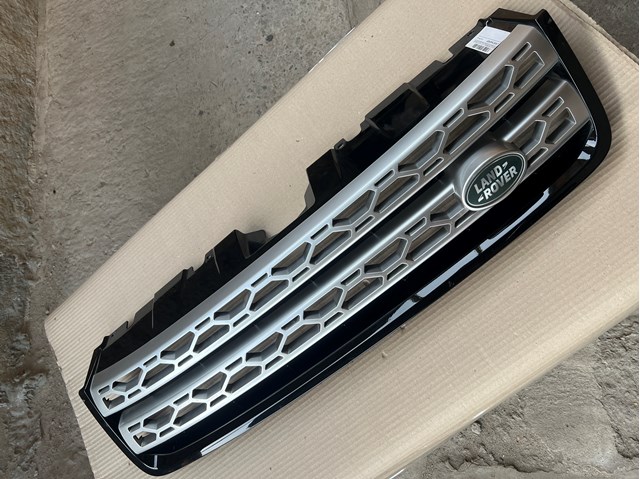 Решітка радіатора LR097949 LAND ROVER
