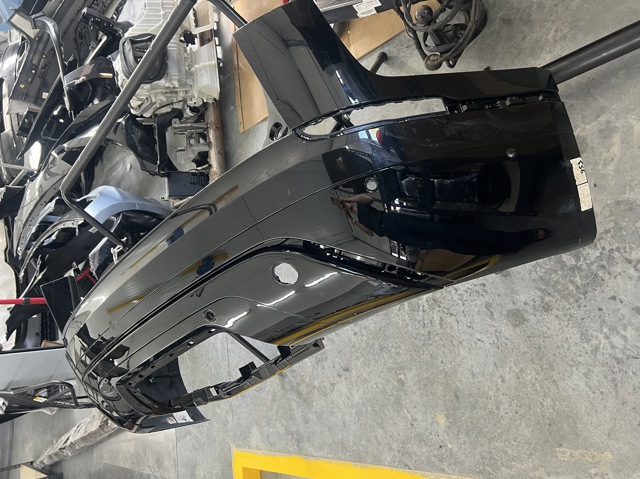 Бампер задній LR112604 LAND ROVER