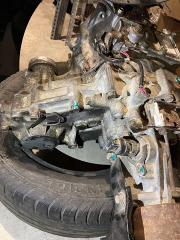 Коробка роздавальна в зборі MN168862 MITSUBISHI