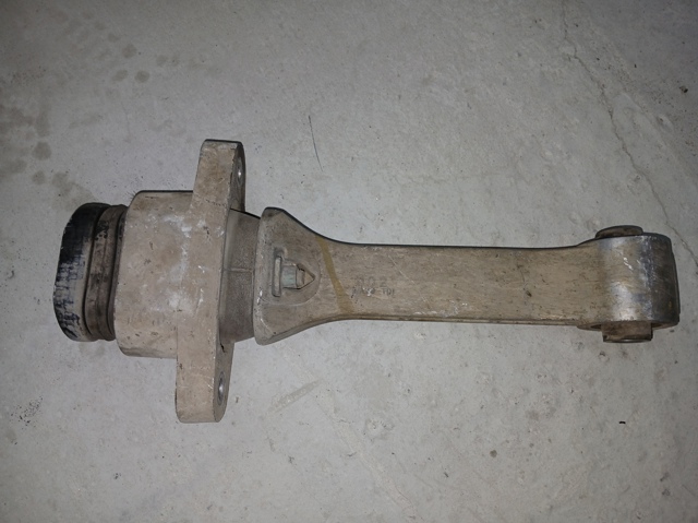 Подушка (опора) двигуна, передня 21950C5100 HYUNDAI